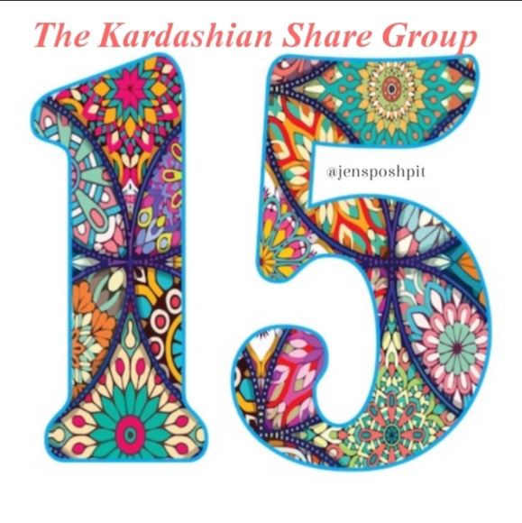 2025 Kardashian Share Group #15 - Picture 16 of 16